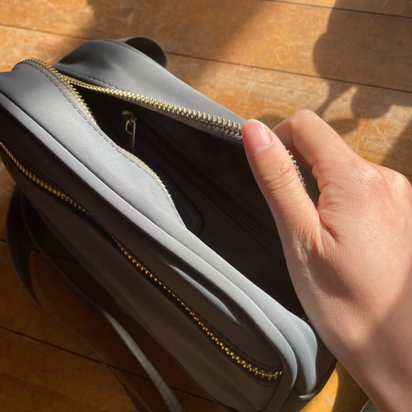 New fanny pack - Picture 2 of 8